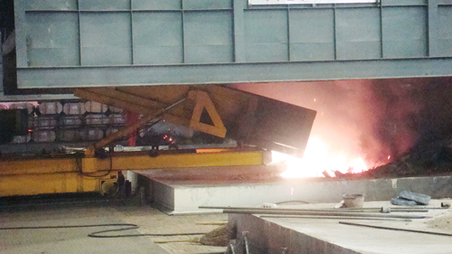 鑄造廠電爐煙氣克星 高效布袋除塵器問世 鑄造廠電爐煙氣克星 高效布袋除塵器問世